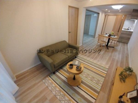 �_�ސ쌧���q�s���{2���ڂ̒��Ã}���V�����̓��d�l�ʐ^(���r���O�j