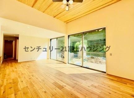 _ސ쌧qs3ڂ̐VzˌẴrO