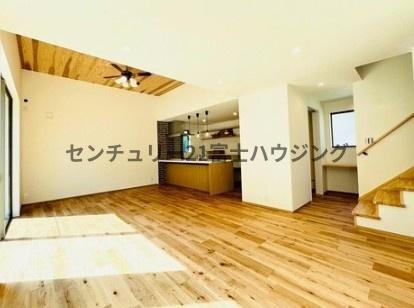 _ސ쌧qs3ڂ̐VzˌẴrO