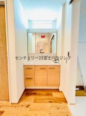 _ސ쌧qs3ڂ̐VzˌĂ̐ʑEʏ