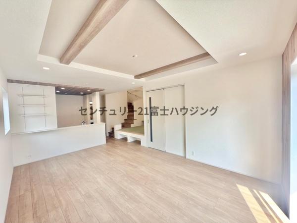 _ސ쌧sq̐VzˌẴrO