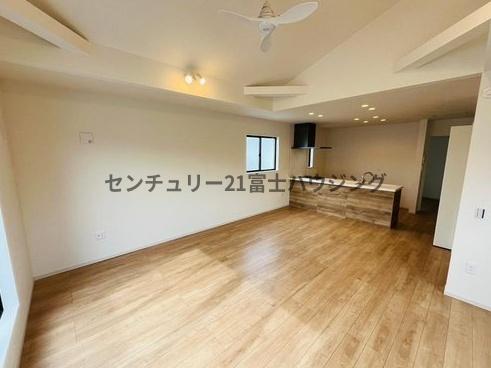 _ސ쌧sАR5ڂ̐VzˌẴrO