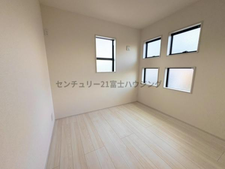 �_�ސ쌧������s���4���ڂ̐V�z��ˌ��Ă̗m��