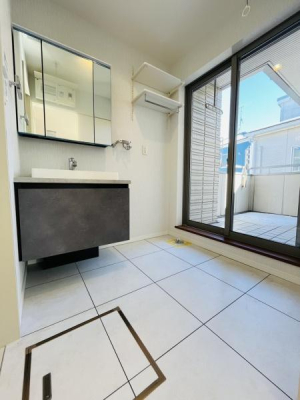 �_�ސ쌧������s�H��1���ڂ̒��È�ˌ��Ă̐��ʑ�E���ʏ�