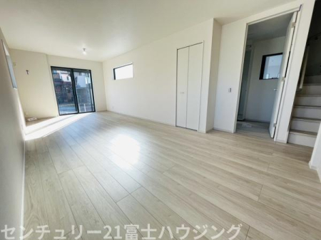 �_�ސ쌧������s�ᏼ���̐V�z��ˌ��Ẵ��r���O