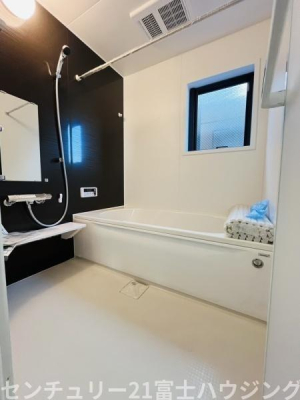 �_�ސ쌧������s�ᏼ���̐V�z��ˌ��Ă̗���