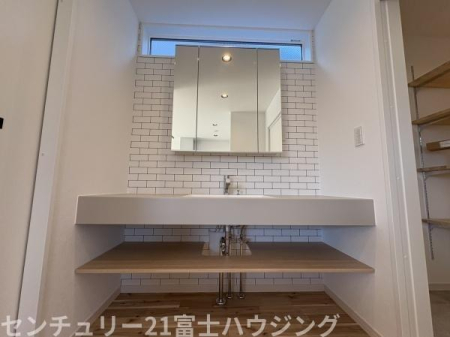 _ސ쌧sC݂̐VzˌĂ̐ʑEʏ