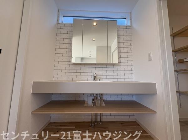 _ސ쌧sC݂̐VzˌĂ̐ʑEʏ