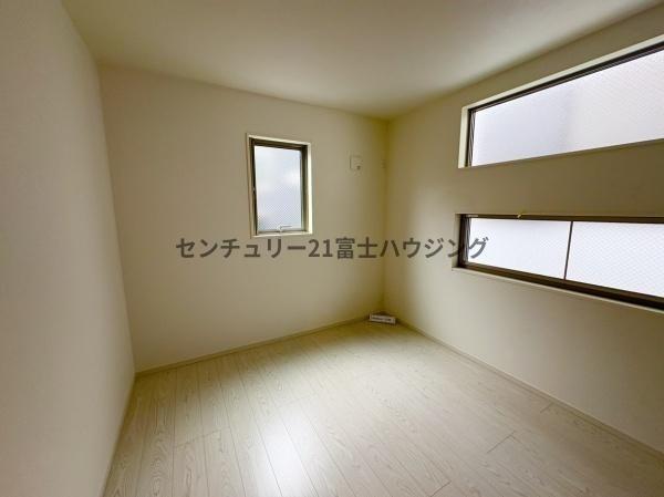 _ސ쌧s1ڂ̐VzˌĂ̎q