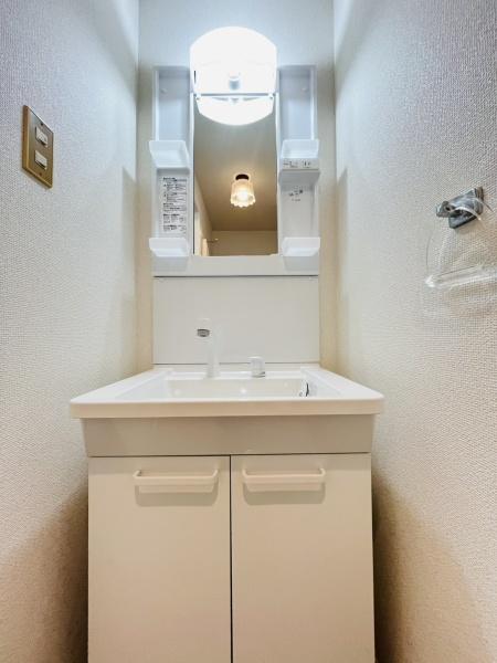 �_�ސ쌧����s�P�s1���ڂ̒��Ã}���V�����̐��ʑ�E���ʏ�