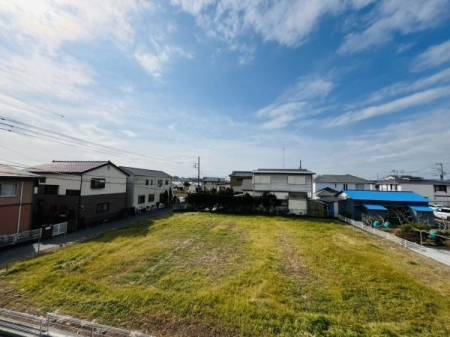 �_�ސ쌧������s�����̐V�z��ˌ��Ă̏Z�˂���̒��]�ʐ^