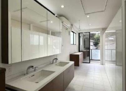 _ސ쌧qsޖ؍6ڂ̒ÈˌĂ̐ʑEʏ