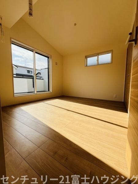 �_�ސ쌧������s�~���̐V�z��ˌ��Ă̐Q��