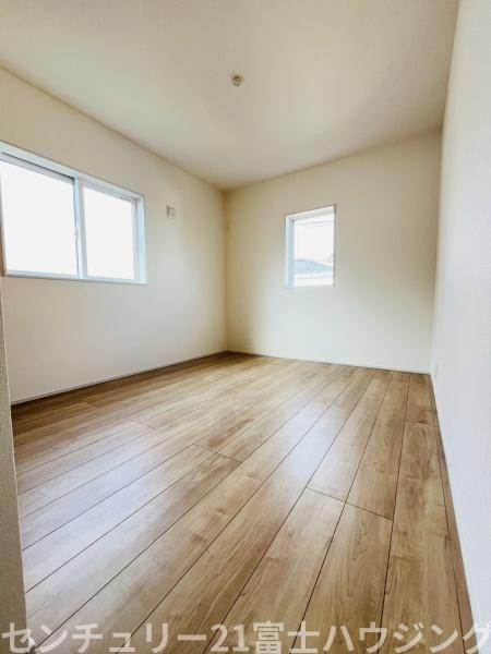 �_�ސ쌧������s�~���̐V�z��ˌ��Ă̎q������