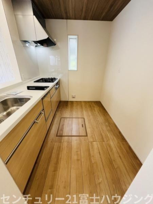 �_�ސ쌧������s�~���̐V�z��ˌ��ẴL�b�`��