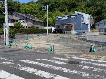 _ސ쌧s̐VzˌĂ̑OʓH܂ތnʐ^