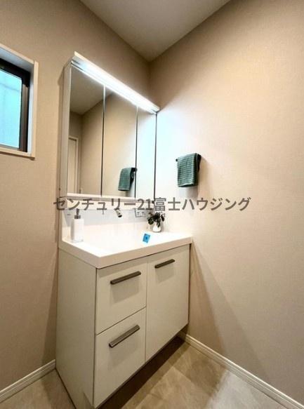 _ސ쌧sC6ڂ̒ÈˌĂ̐ʑEʏ