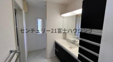 _ސ쌧s1ڂ̒ÈˌĂ̐ʑEʏ