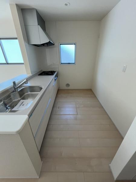 �_�ސ쌧������s����2���ڂ̐V�z��ˌ��ẴL�b�`��