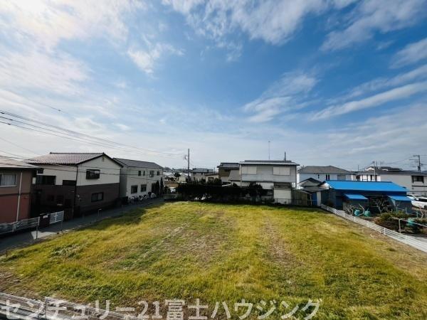 �_�ސ쌧������s�����̐V�z��ˌ��Ă̏Z�˂���̒��]�ʐ^