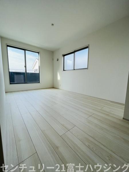 �_�ސ쌧������s�����̐V�z��ˌ��Ă̐Q��