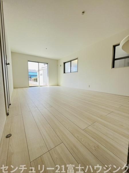 �_�ސ쌧������s�����̐V�z��ˌ��Ẵ��r���O