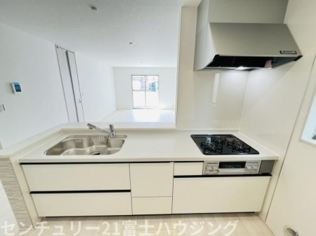 �_�ސ쌧������s�����̐V�z��ˌ��ẴL�b�`��