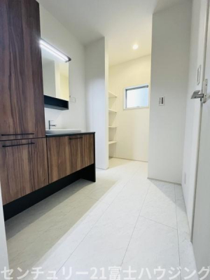 �_�ސ쌧������s�����̐V�z��ˌ��Ă̐��ʑ�E���ʏ�