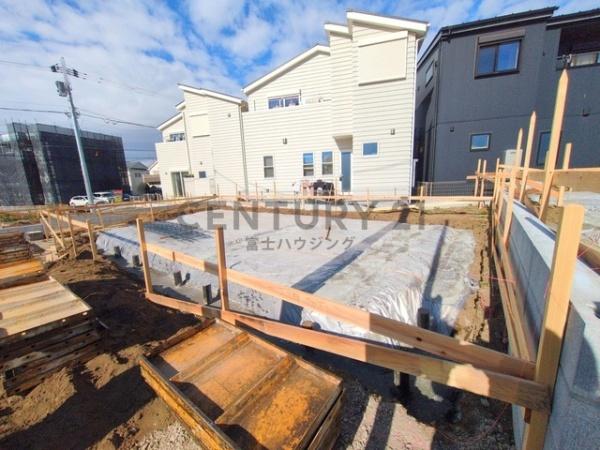 �_�ސ쌧������s����2���ڂ̐V�z��ˌ��Ă̌��n�O�ώʐ^