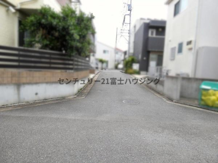 �_�ސ쌧������s�H��1���ڂ̒��È�ˌ��Ă̑O�ʓ��H�܂ތ��n�ʐ^