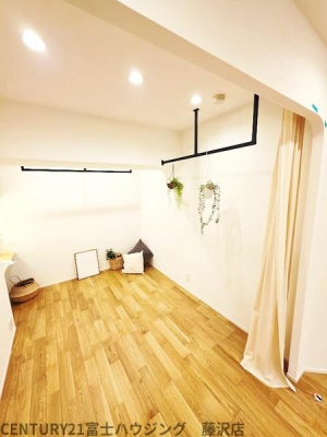 �_�ސ쌧����s����̒��Ã}���V�����̃��r���O