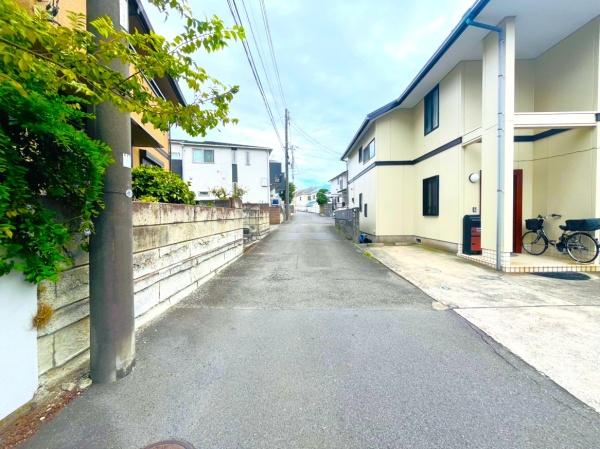 �_�ސ쌧����s�H��5���ڂ̓y�n�̑O�ʓ��H�܂ތ��n�ʐ^