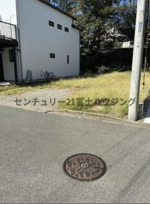 �_�ސ쌧����s�T���̓y�n�̑O�ʓ��H�܂ތ��n�ʐ^