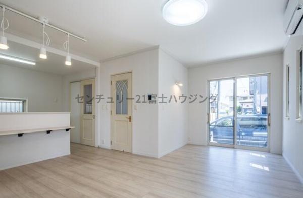 _ސ쌧sc4ڂ̒ÈˌẴrO