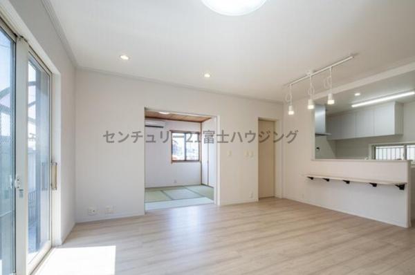 _ސ쌧sc4ڂ̒ÈˌẴrO