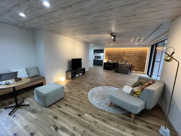 �_�ސ쌧������s�����C�݂̒��Ã}���V�����̃��r���O