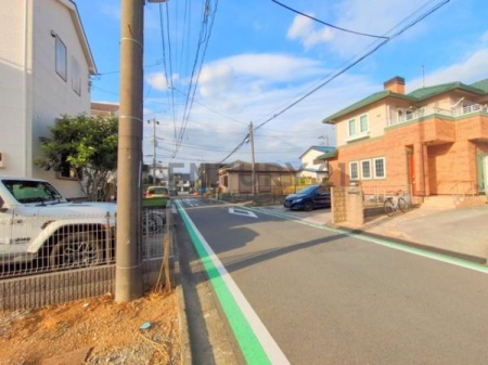 �_�ސ쌧����s�Ó��7���ڂ̓y�n�̑O�ʓ��H�܂ތ��n�ʐ^