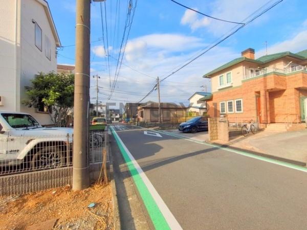 �_�ސ쌧����s�Ó��7���ڂ̓y�n�̑O�ʓ��H�܂ތ��n�ʐ^