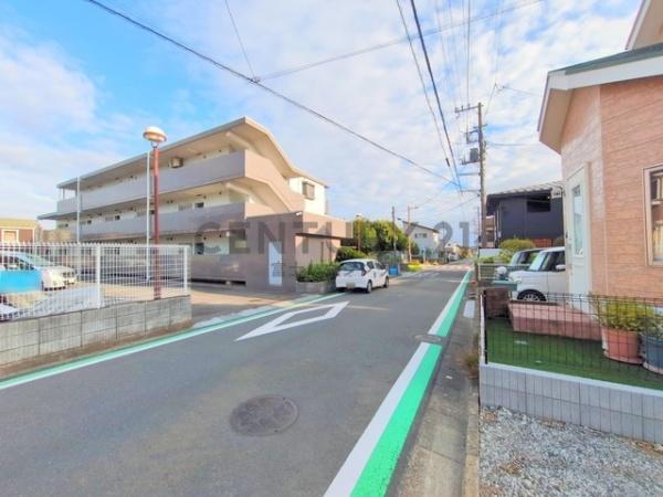 �_�ސ쌧����s�Ó��7���ڂ̓y�n�̑O�ʓ��H�܂ތ��n�ʐ^