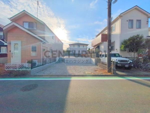 �_�ސ쌧����s�Ó��7���ڂ̓y�n�̑O�ʓ��H�܂ތ��n�ʐ^