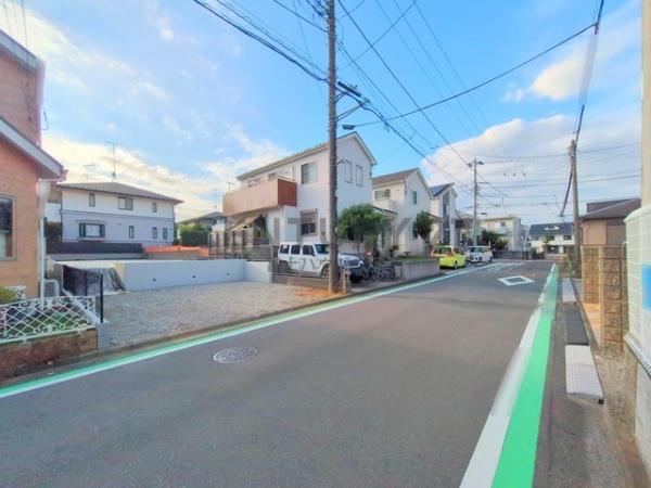 �_�ސ쌧����s�Ó��7���ڂ̓y�n�̑O�ʓ��H�܂ތ��n�ʐ^