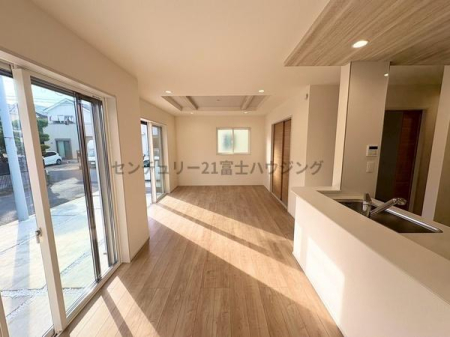 �_�ސ쌧������s���4���ڂ̐V�z��ˌ��Ẵ��r���O