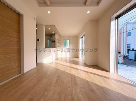 �_�ސ쌧������s���4���ڂ̐V�z��ˌ��Ẵ��r���O