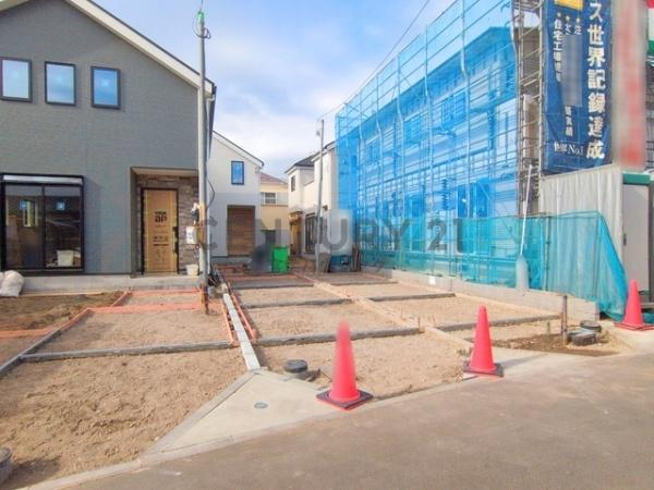 �_�ސ쌧������s�����u�̐V�z��ˌ��Ă̑O�ʓ��H�܂ތ��n�ʐ^