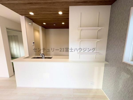 �_�ސ쌧������s���4���ڂ̐V�z��ˌ��Ẵ��r���O