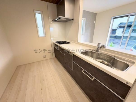 �_�ސ쌧������s���4���ڂ̐V�z��ˌ��ẴL�b�`��