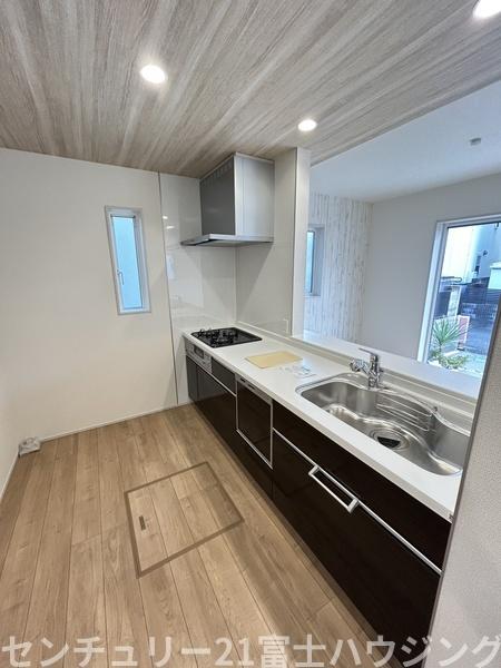 �_�ސ쌧������s���4���ڂ̐V�z��ˌ��ẴL�b�`��