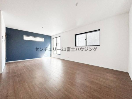 _ސ쌧qsz4ڂ̐VzˌẴrO