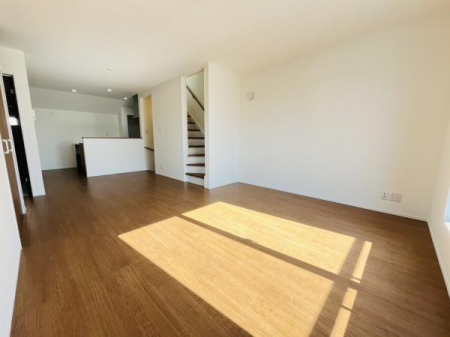 �_�ސ쌧������s�l�{��̐V�z��ˌ��Ẵ��r���O