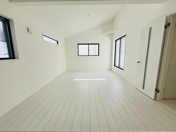 �_�ސ쌧������s�l�{��̐V�z��ˌ��Ẵ��r���O